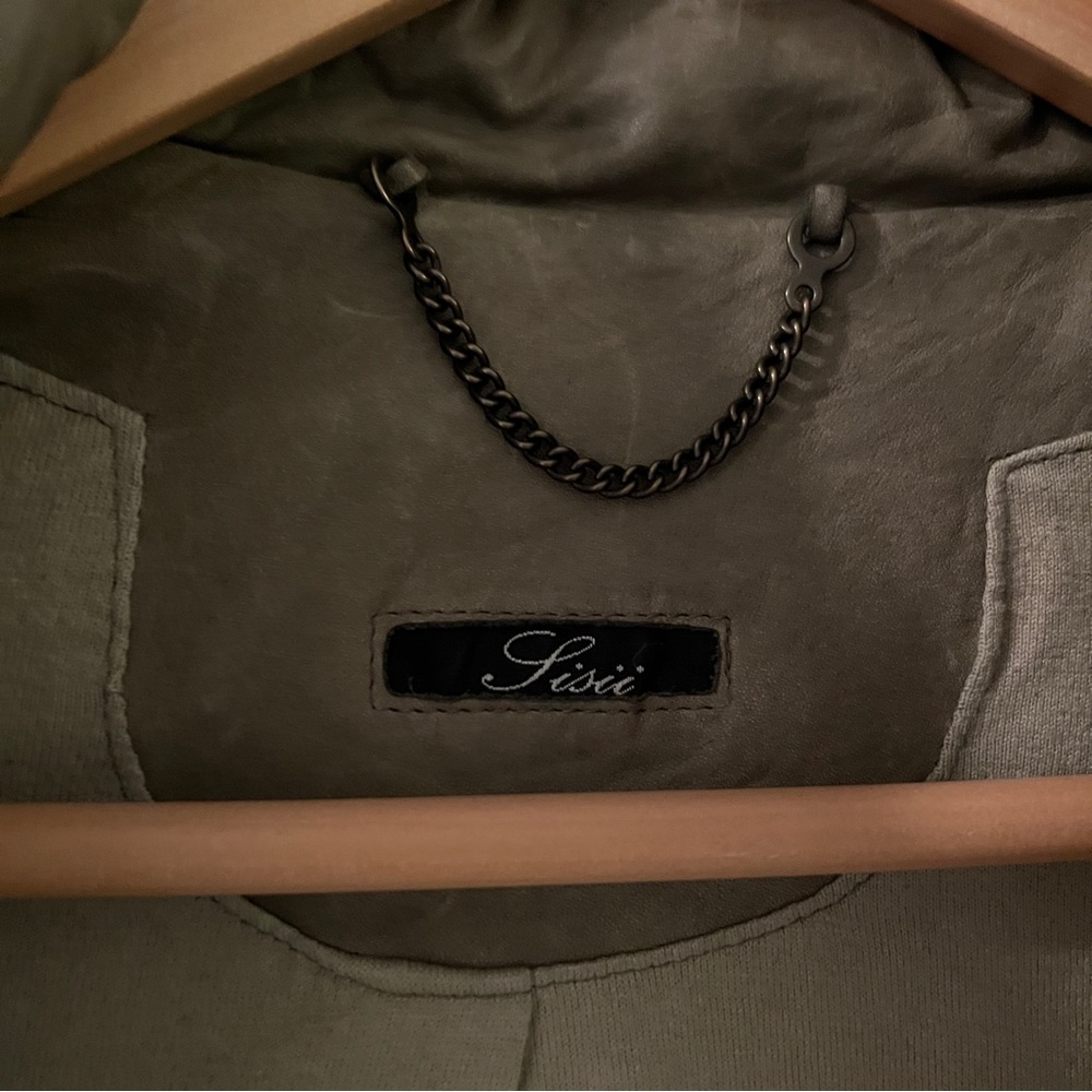 Sisii Military Style Leather Jacket in Army Green - Picture 7 of 15